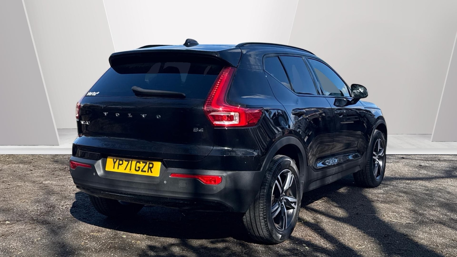 Used Volvo XC40 2021 for sale - 77935127: Photo 2