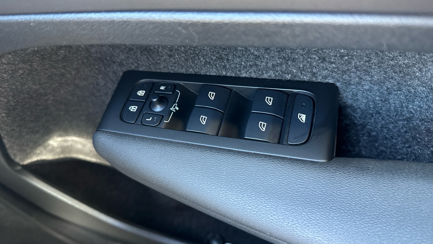 Used Volvo XC40 2021 for sale - 77935127: Photo 22