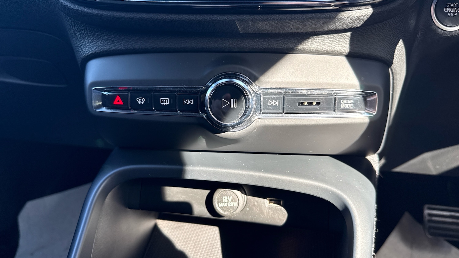 Used Volvo XC40 2021 for sale - 77935127: Photo 29