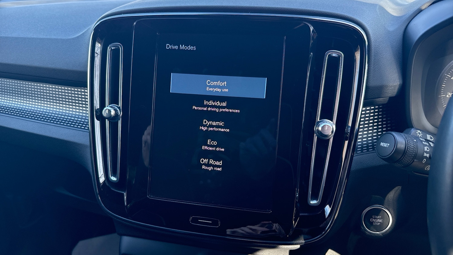 Used Volvo XC40 2021 for sale - 77935127: Photo 30