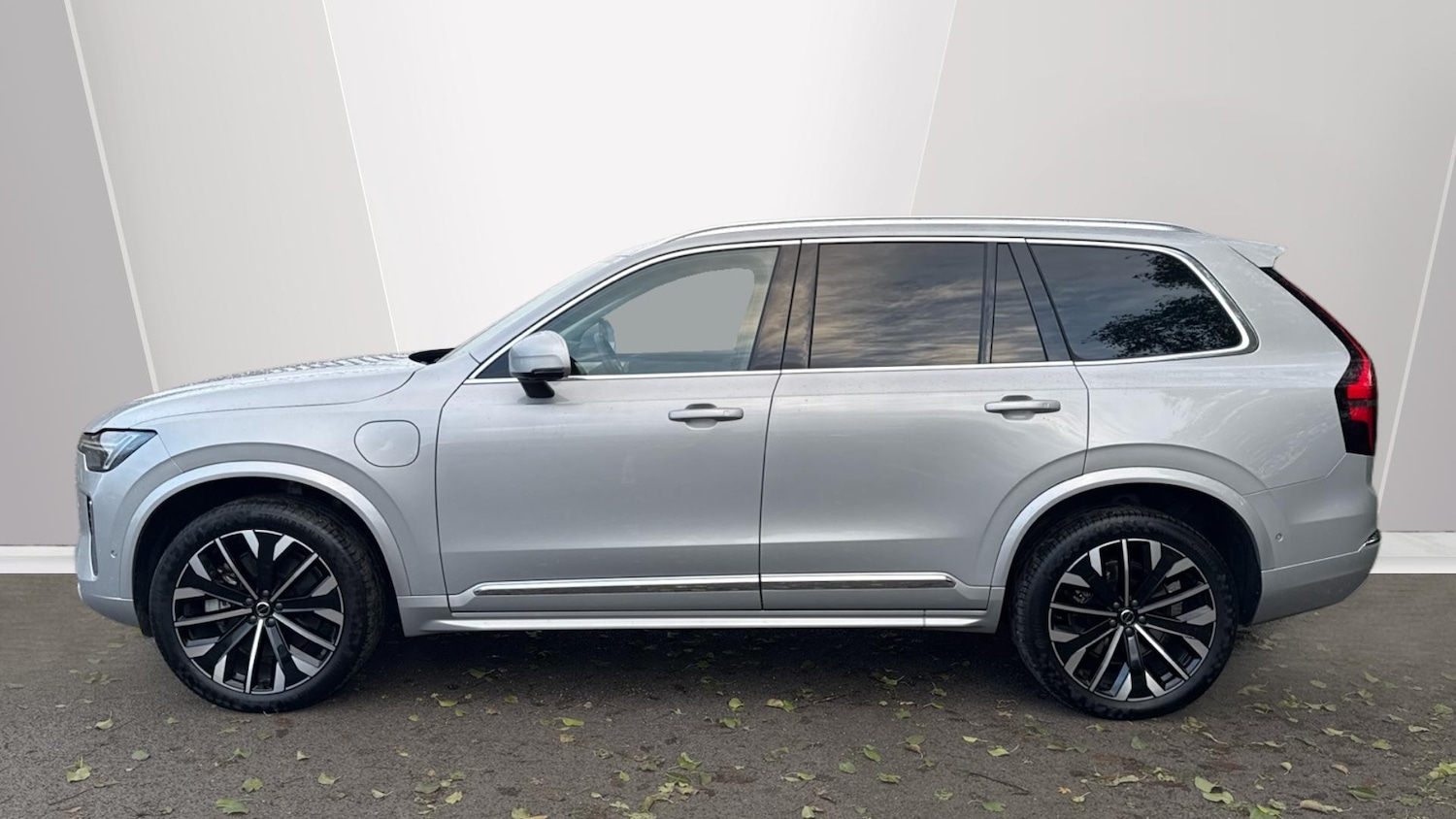 Used Volvo XC90 2025 for sale - 76896796: Photo 3