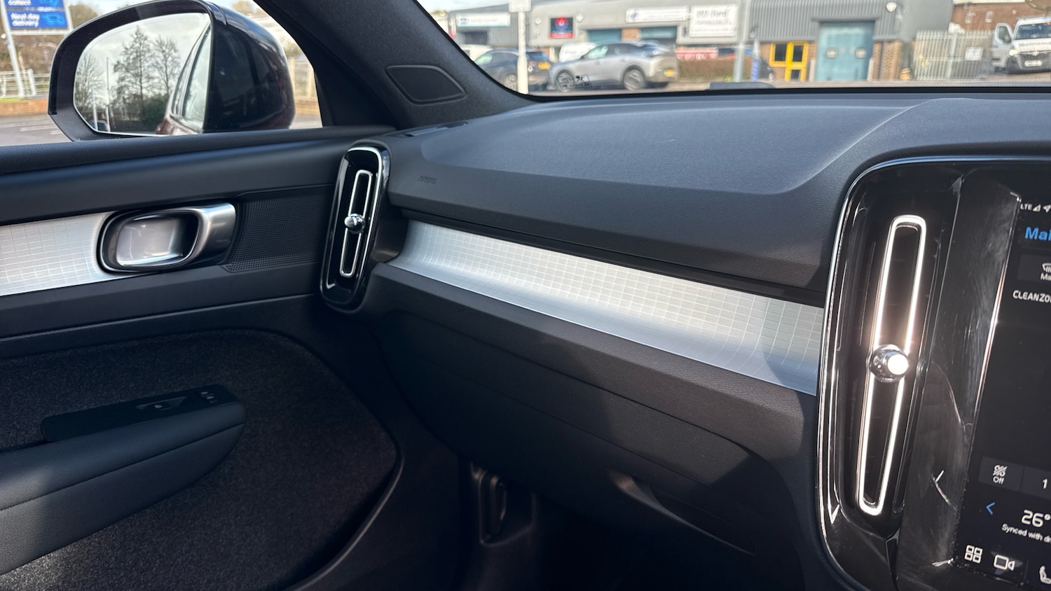 Used Volvo XC40 2024 for sale - 77435607: Photo 29