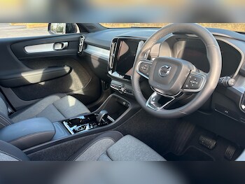 Used Volvo XC40 2024 for sale - 77435607: Photo