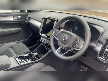 Used Volvo XC40 2026 for sale - 79383756: Photo