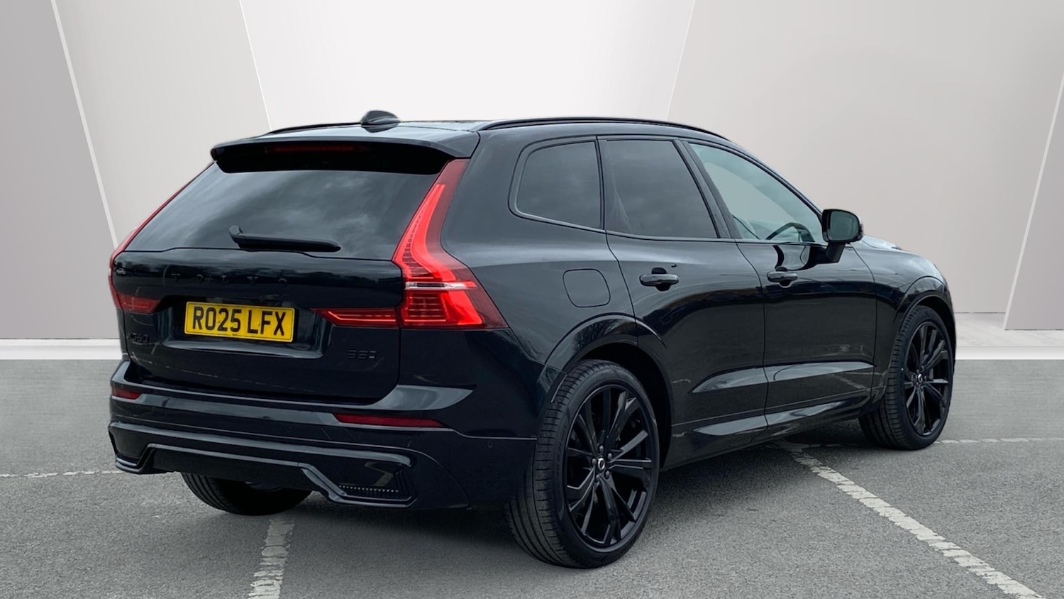 Used Volvo XC60 2025 for sale - 78094942: Photo 2