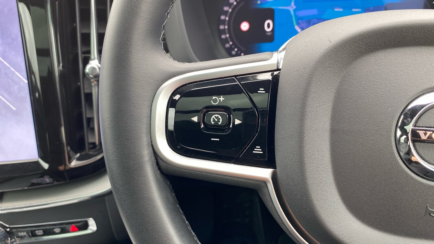 Used Volvo XC60 2025 for sale - 78094942: Photo 21