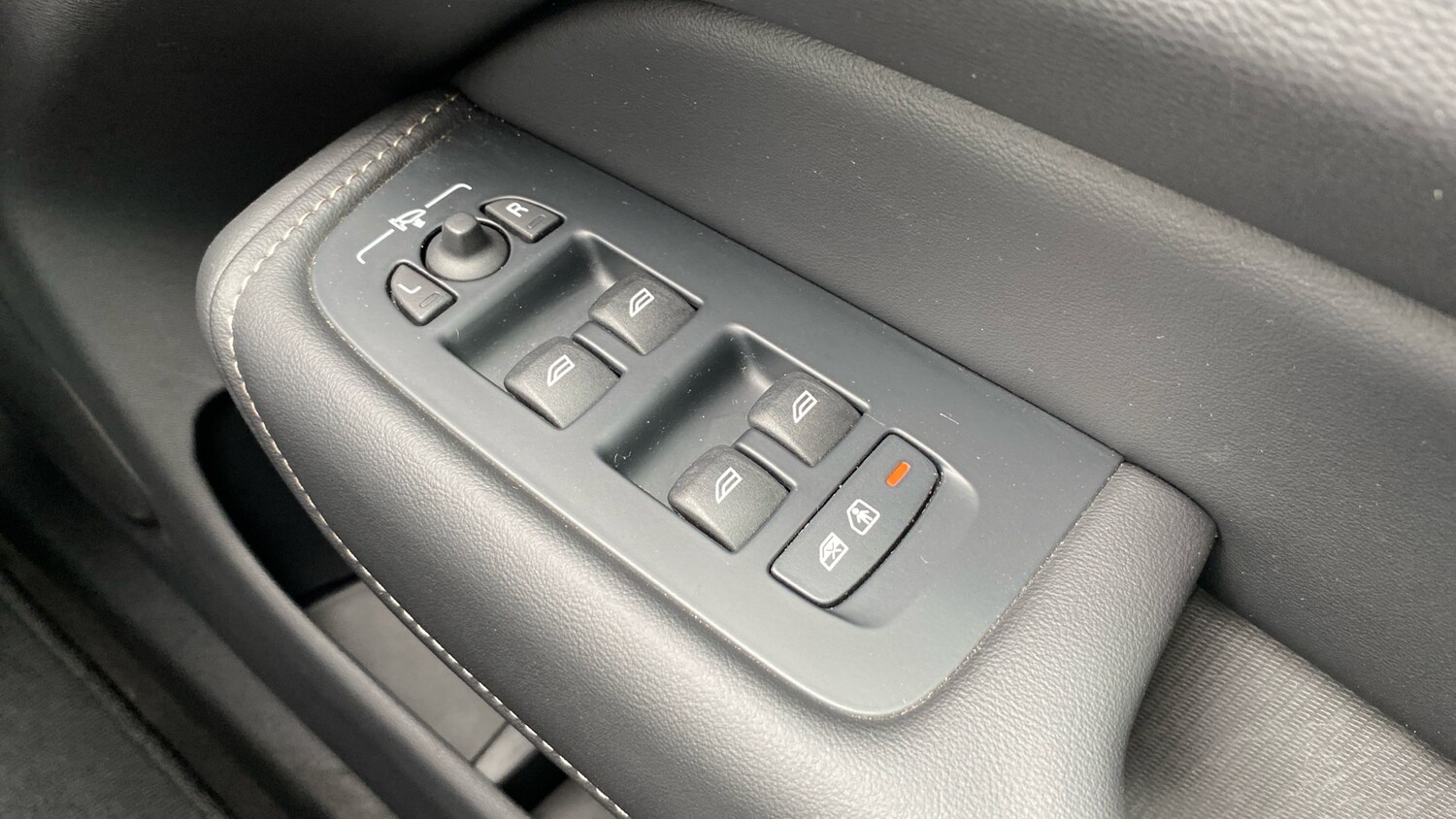 Used Volvo XC60 2025 for sale - 78094942: Photo 24