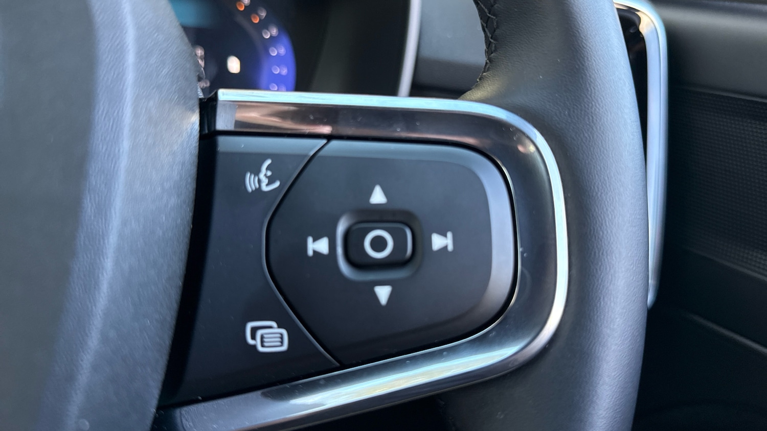 Used Volvo XC40 2025 for sale - 76835359: Photo 19