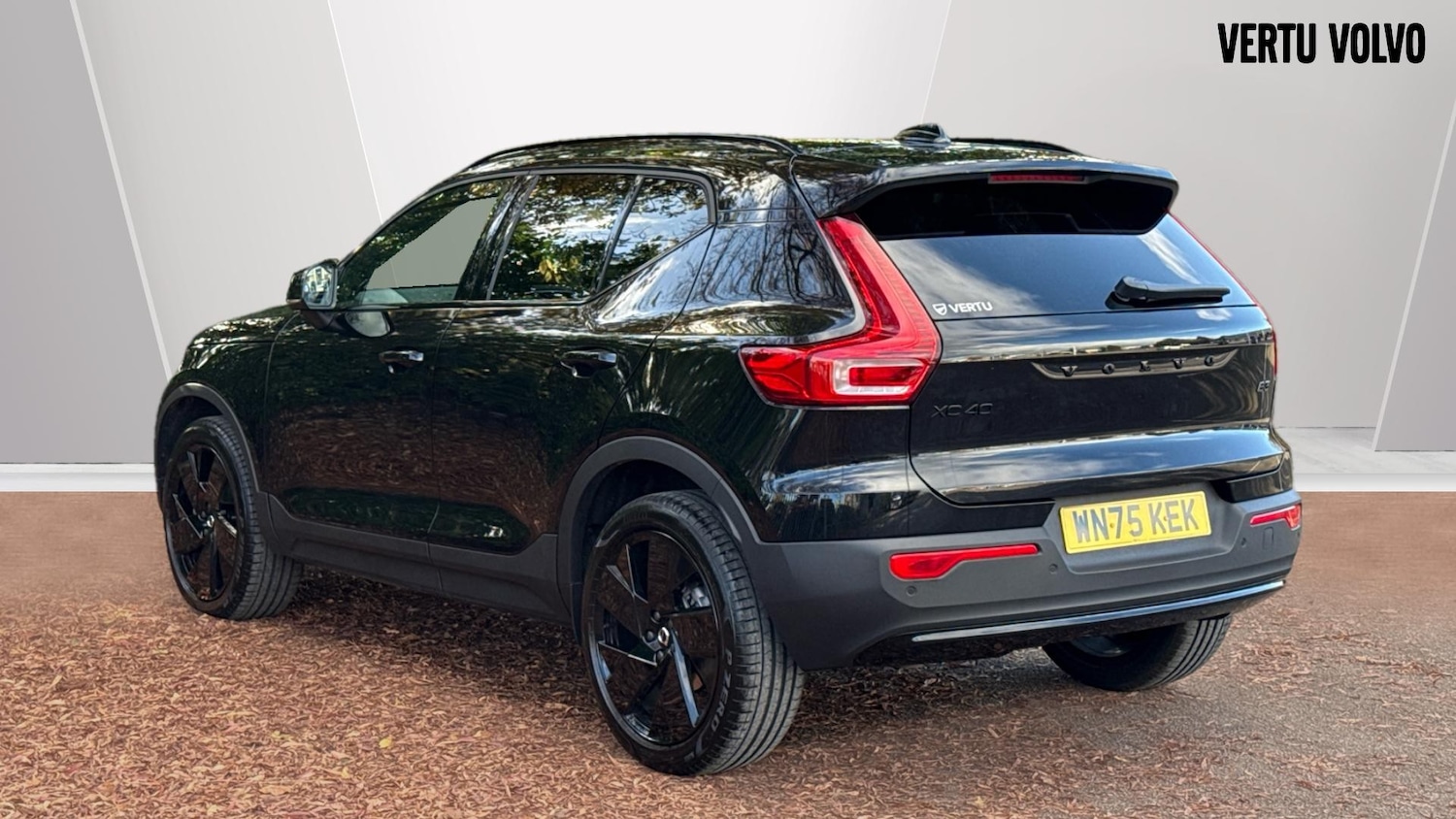 Used Volvo XC40 2025 for sale - 76835359: Photo 2