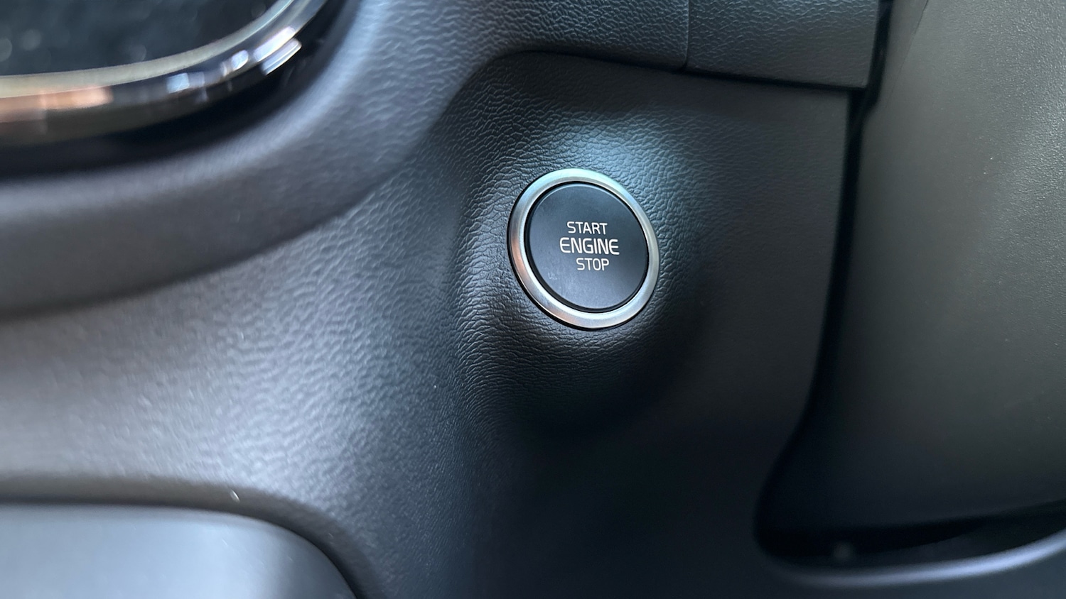 Used Volvo XC40 2025 for sale - 76835359: Photo 23