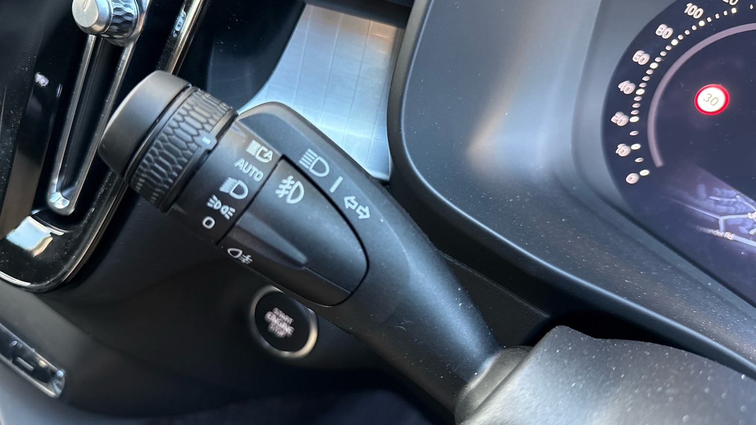 Used Volvo XC40 2025 for sale - 76835359: Photo 24