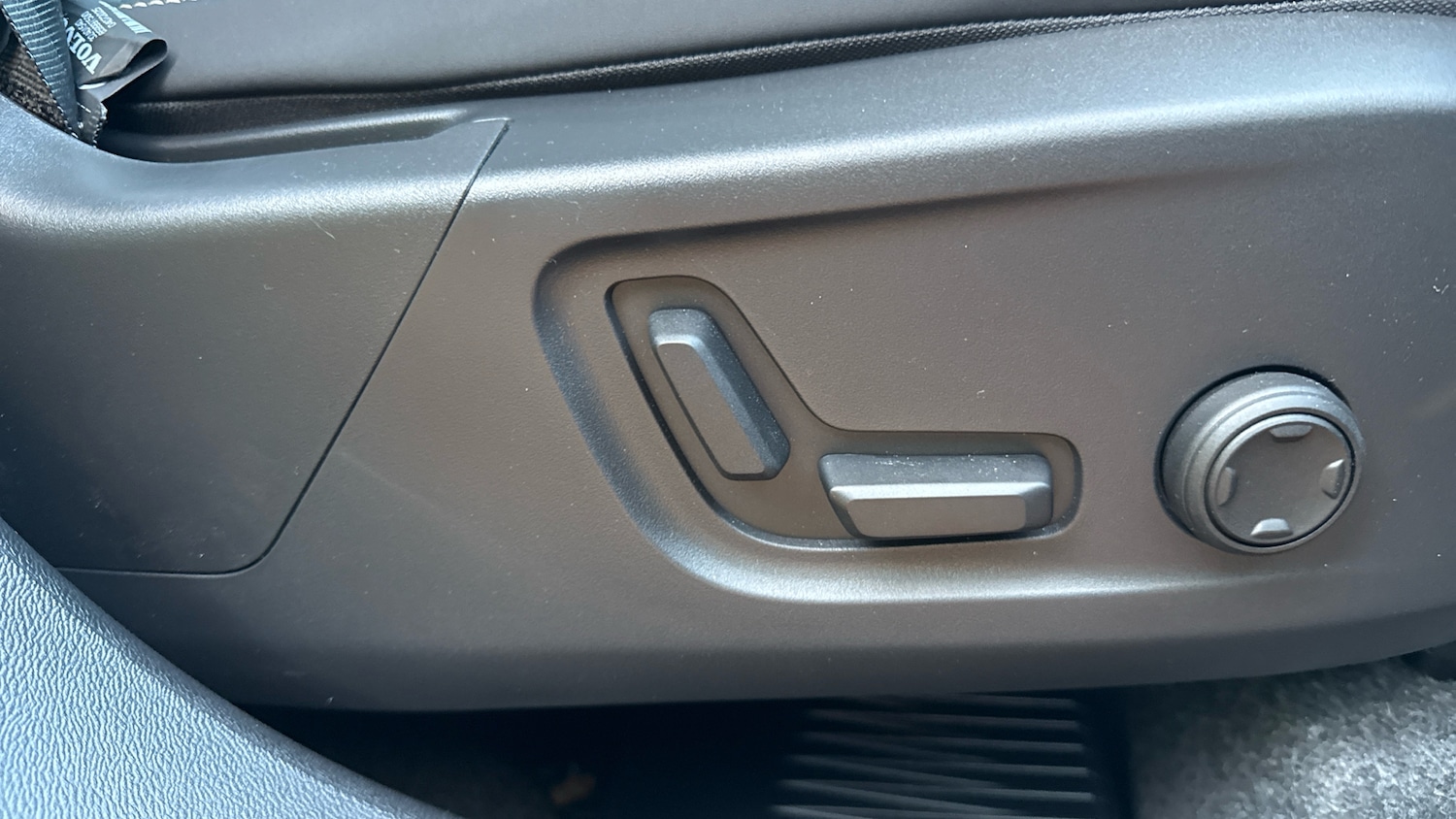 Used Volvo XC40 2025 for sale - 76835359: Photo 27