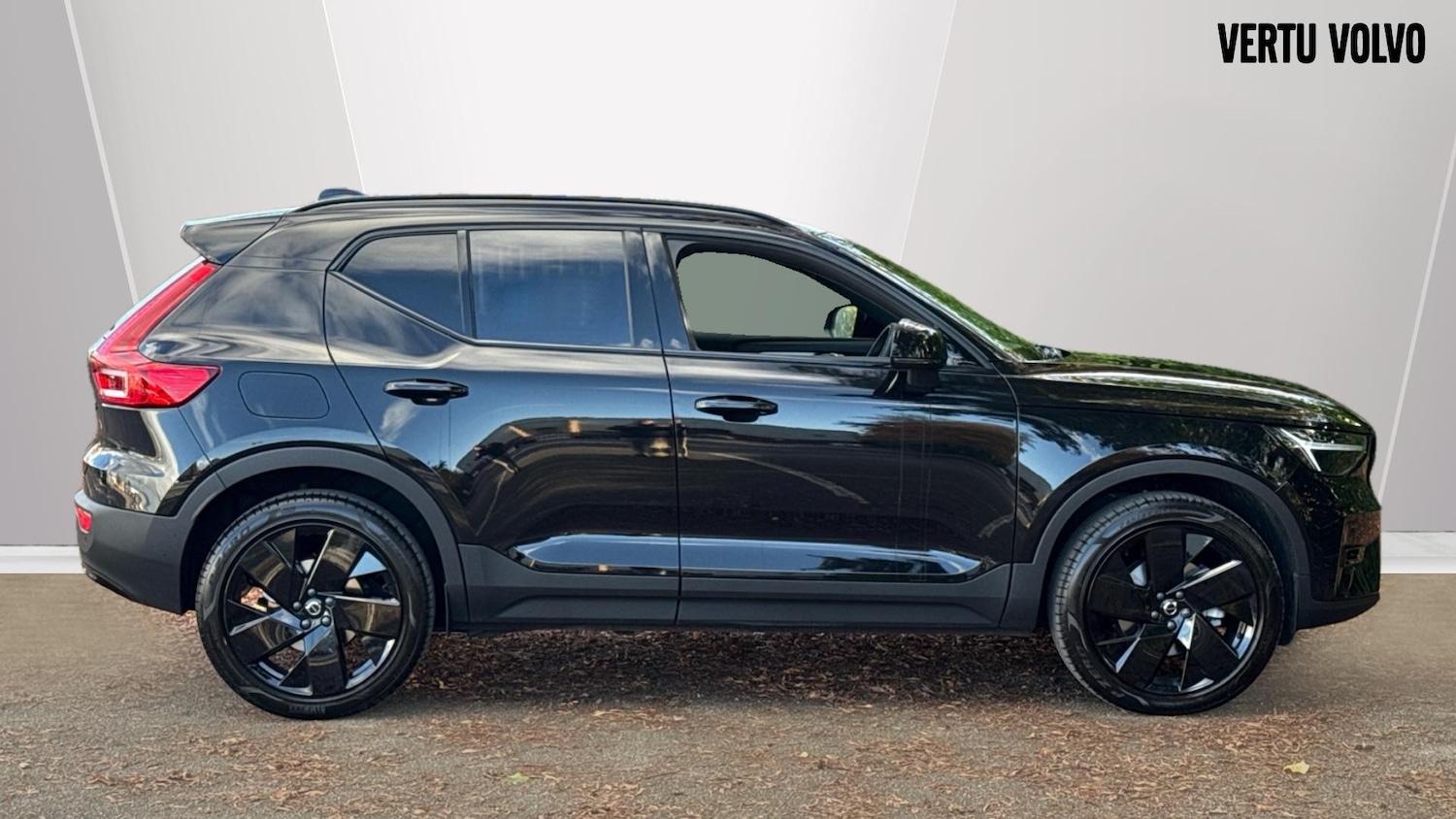 Used Volvo XC40 2025 for sale - 76835359: Photo 3
