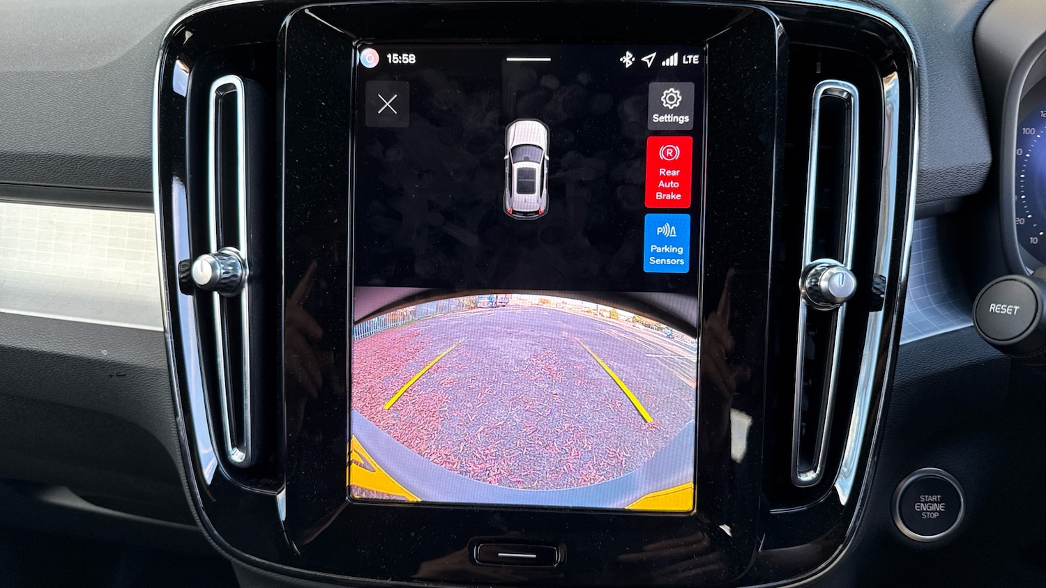 Used Volvo XC40 2025 for sale - 76835359: Photo 32