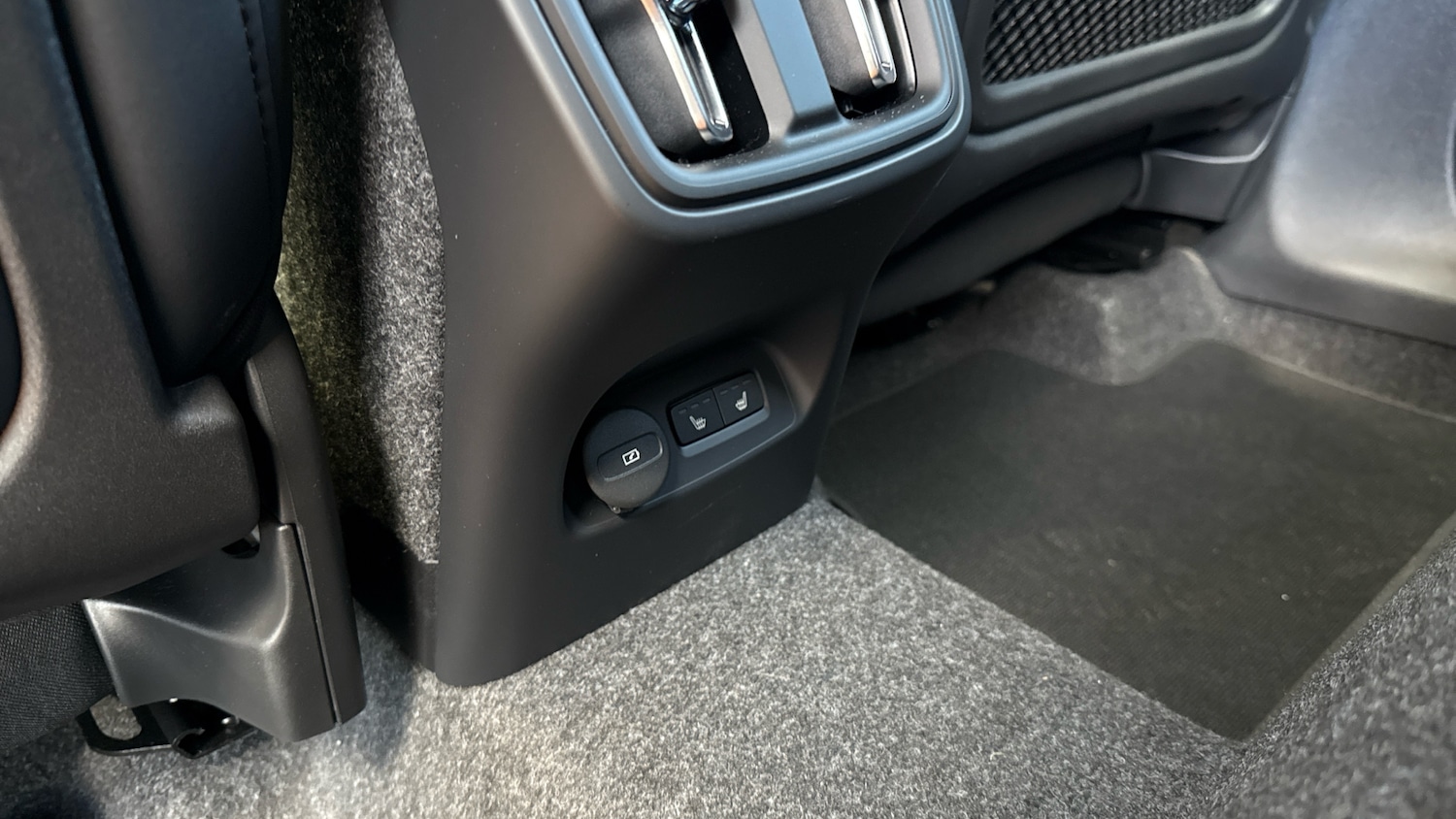 Used Volvo XC40 2025 for sale - 76835359: Photo 33