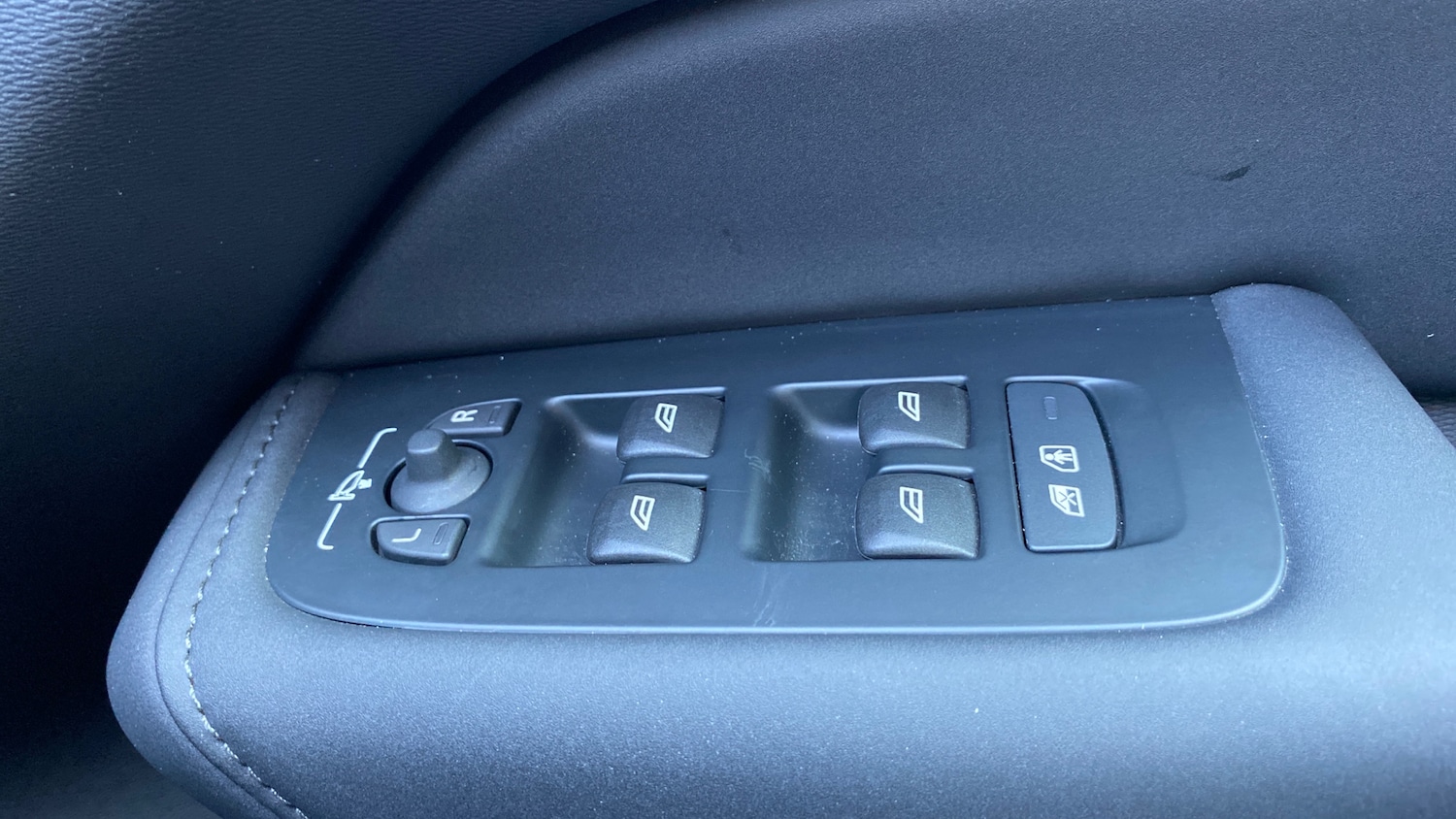 Used Volvo XC60 2025 for sale - 77984761: Photo 26