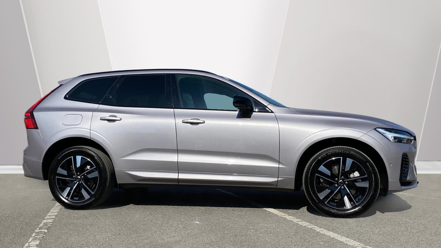 Used Volvo XC60 2025 for sale - 77984761: Photo 3