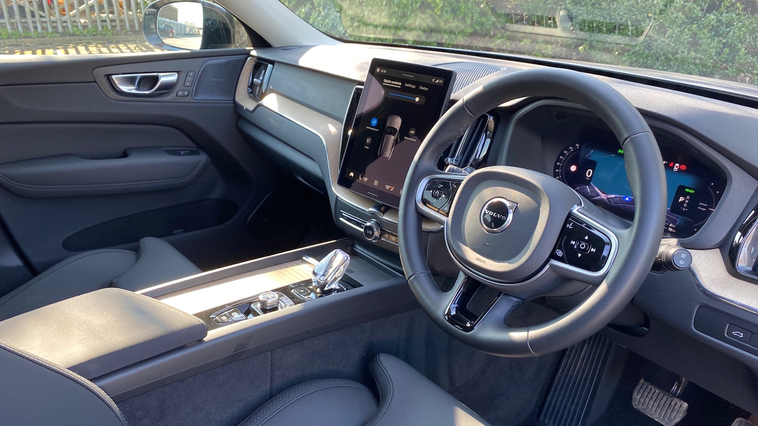 Used Volvo XC60 2025 for sale - 77984761: Photo 5