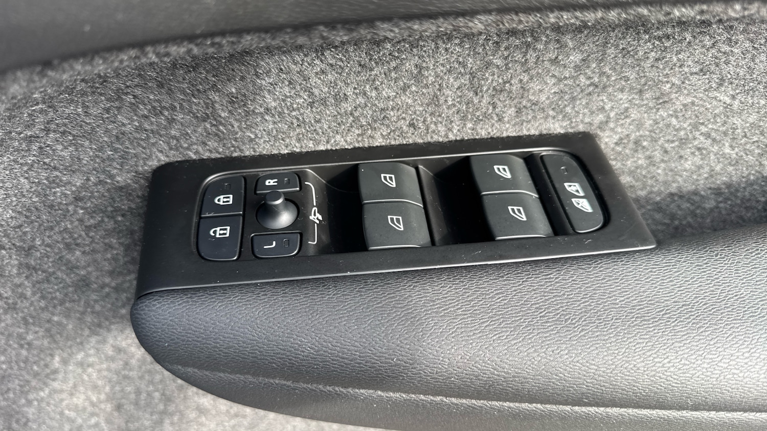 Used Volvo XC40 2022 for sale - 75982346: Photo 27
