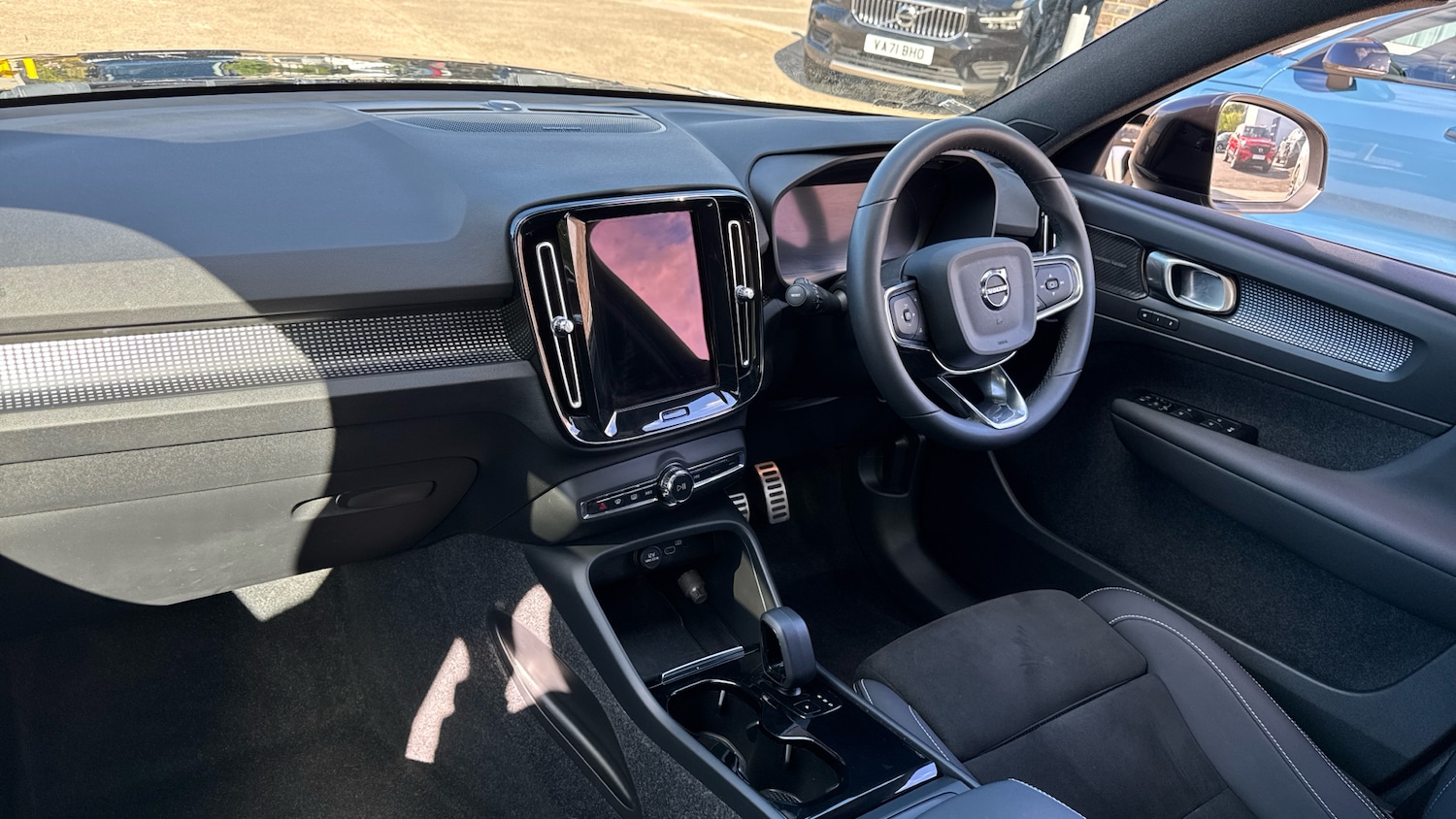 Used Volvo XC40 2022 for sale - 75982346: Photo 4
