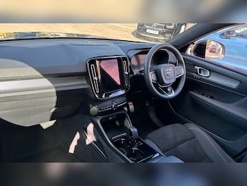 Used Volvo XC40 2022 for sale - 75982346: Photo