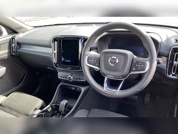 Used Volvo XC40 2025 for sale - 78565429: Photo