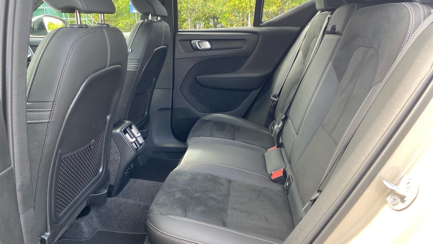 Used Volvo XC40 2025 for sale - 76653326: Photo 10