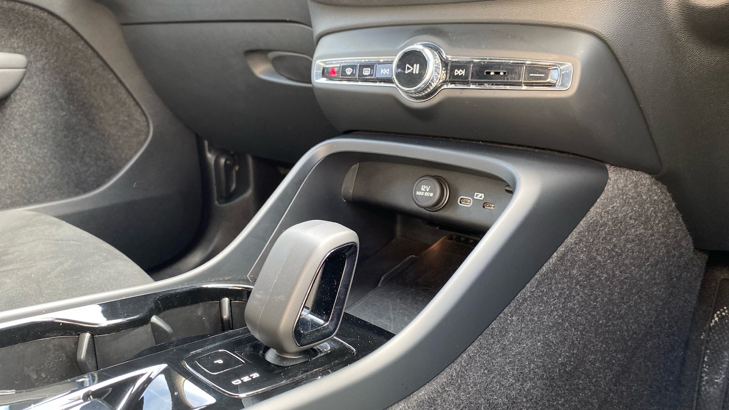 Used Volvo XC40 2025 for sale - 76653326: Photo 14