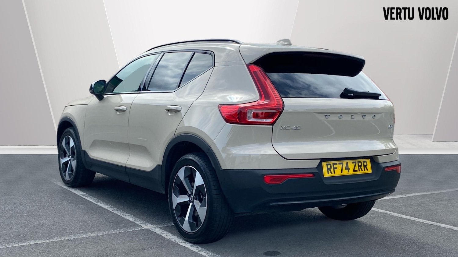 Used Volvo XC40 2025 for sale - 76653326: Photo 2
