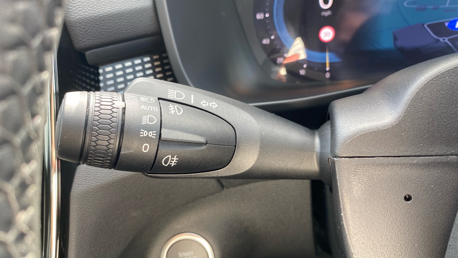 Used Volvo XC40 2025 for sale - 76653326: Photo 23