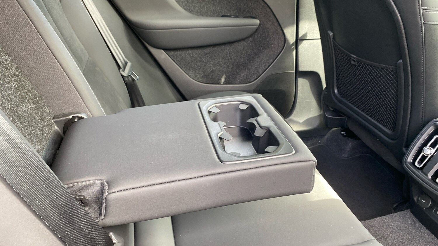 Used Volvo XC40 2025 for sale - 76653326: Photo 25