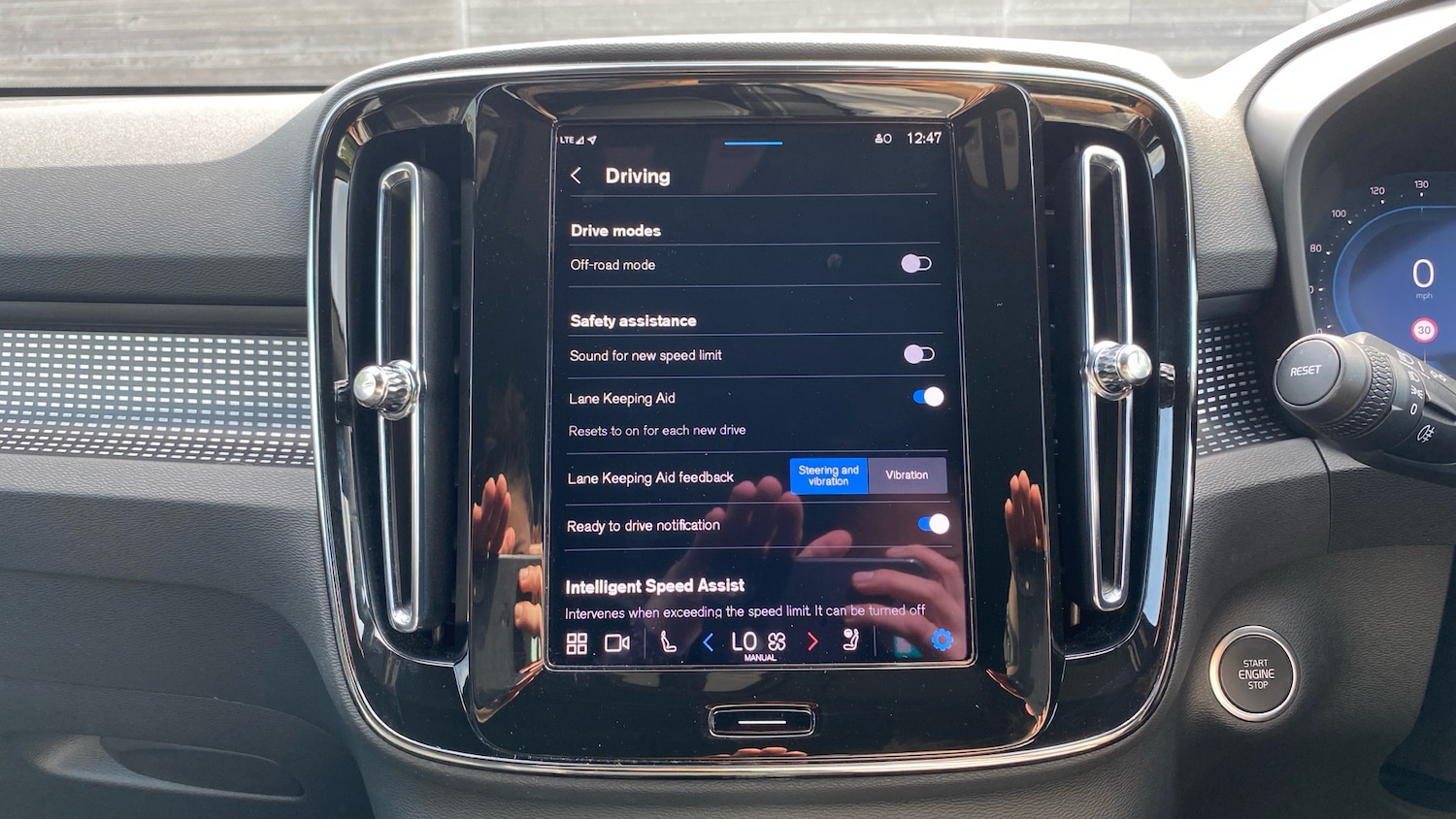 Used Volvo XC40 2025 for sale - 76653326: Photo 32