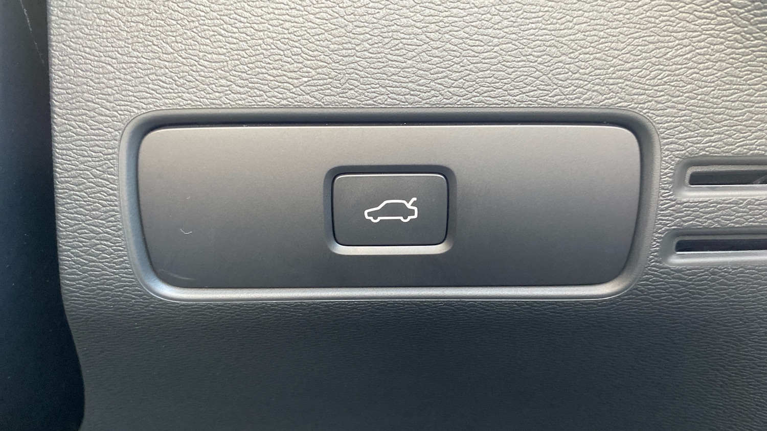 Used Volvo XC40 2025 for sale - 76653326: Photo 38