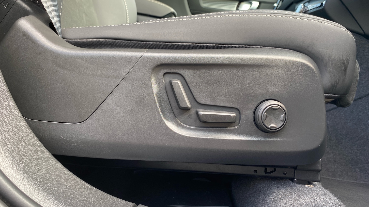 Used Volvo XC40 2025 for sale - 76653326: Photo 39