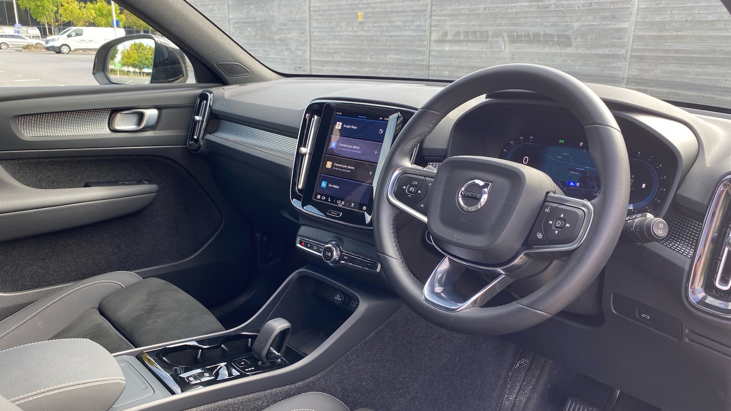 Used Volvo XC40 2025 for sale - 76653326: Photo 5