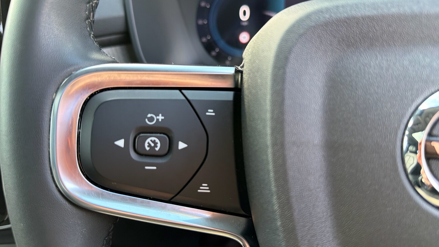 Used Volvo XC40 2023 for sale - 77760512: Photo 20