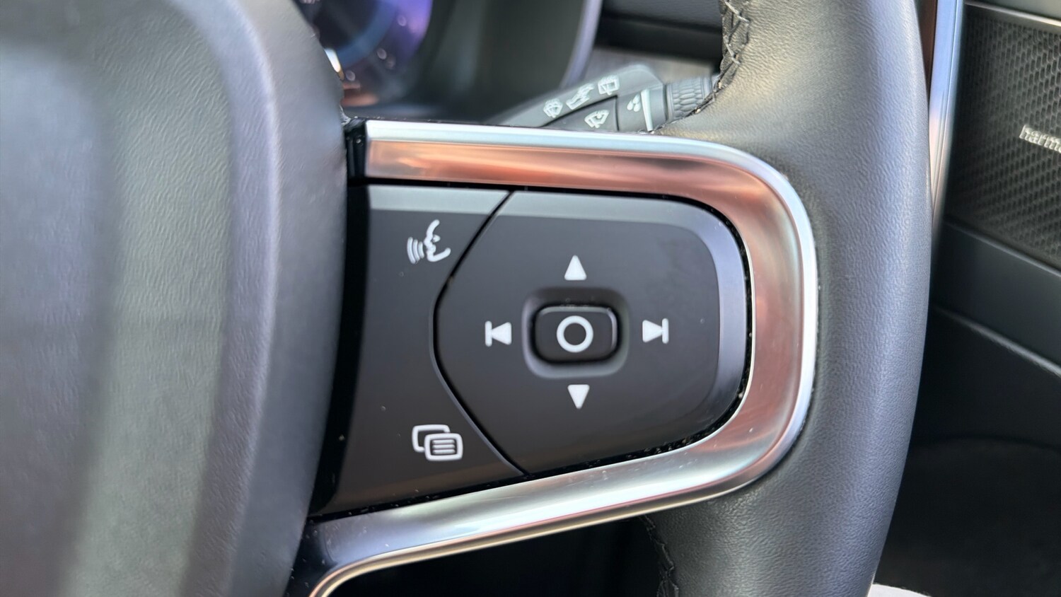 Used Volvo XC40 2023 for sale - 77760512: Photo 21