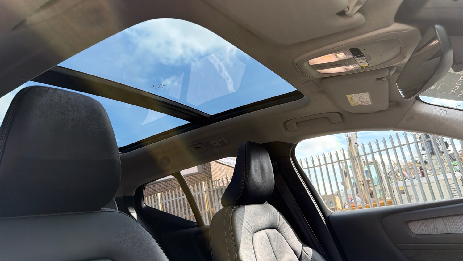 Used Volvo XC40 2023 for sale - 77760512: Photo 30