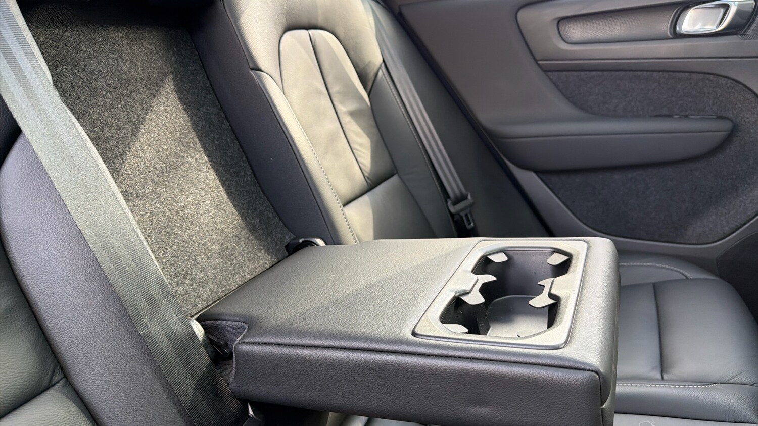 Used Volvo XC40 2023 for sale - 77760512: Photo 31