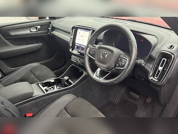 Used Volvo XC40 2023 for sale - 77807007: Photo