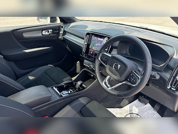 Used Volvo XC40 2023 for sale - 79275081: Photo