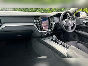 Used Volvo V60 2025 for sale - 75320018: Photo