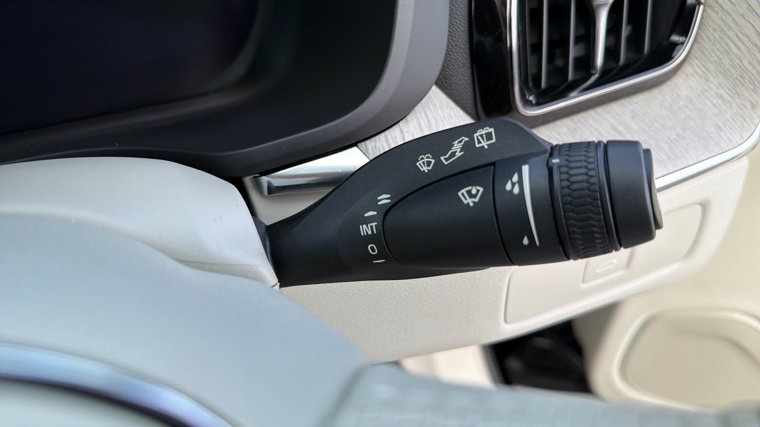 Used Volvo XC60 2023 for sale - 77404465: Photo 18