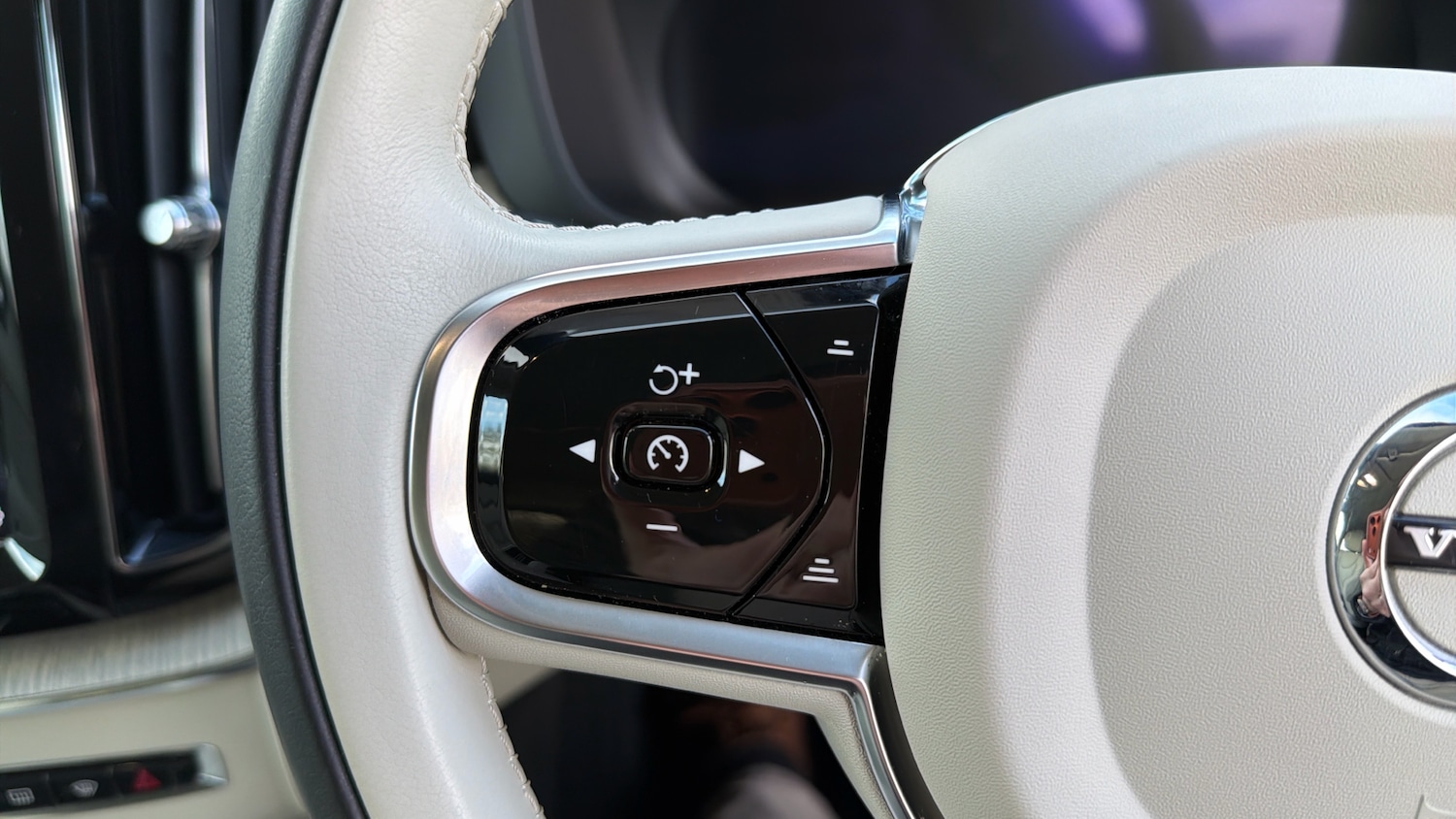 Used Volvo XC60 2023 for sale - 77404465: Photo 19