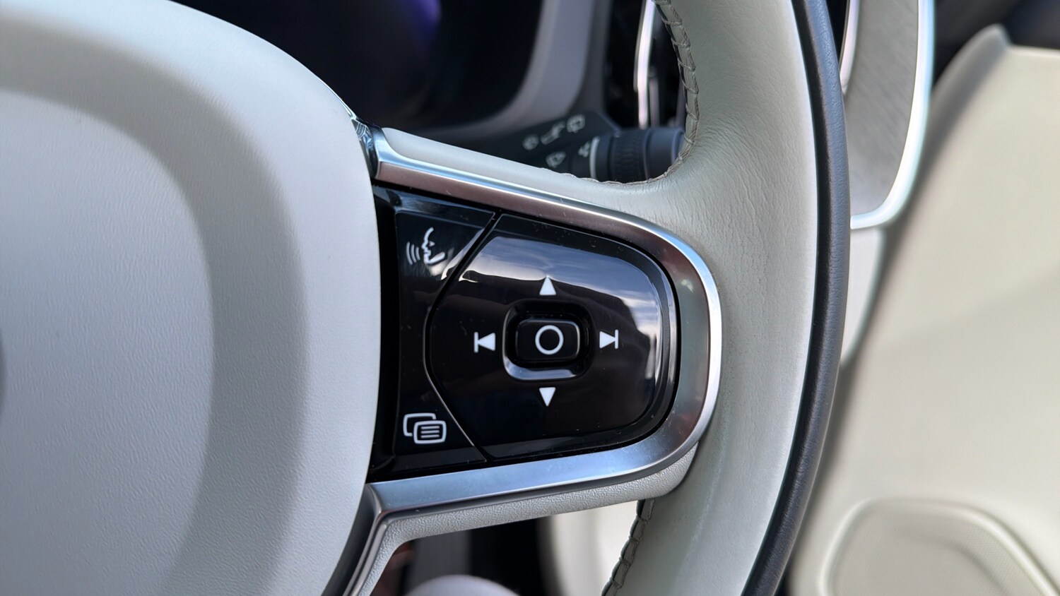 Used Volvo XC60 2023 for sale - 77404465: Photo 20