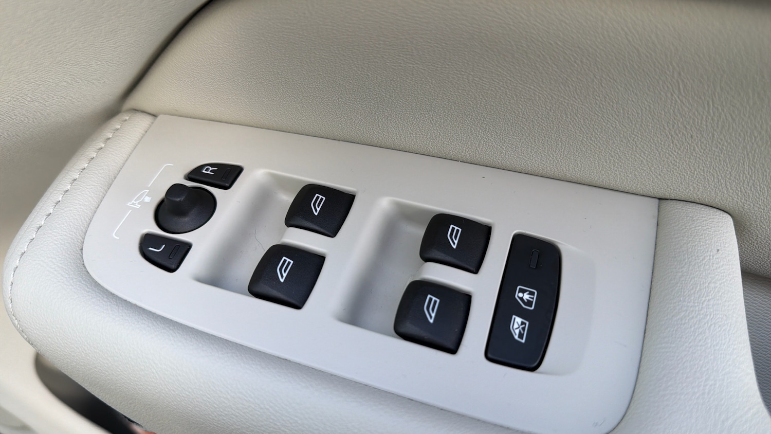 Used Volvo XC60 2023 for sale - 77404465: Photo 22