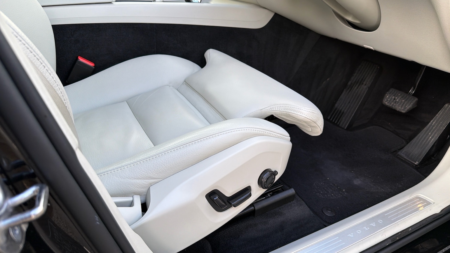 Used Volvo XC60 2023 for sale - 77404465: Photo 28