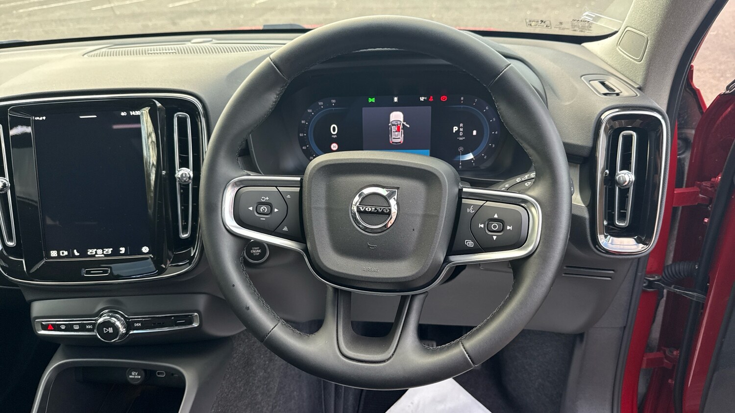 Used Volvo XC40 2025 for sale - 76725509: Photo 10