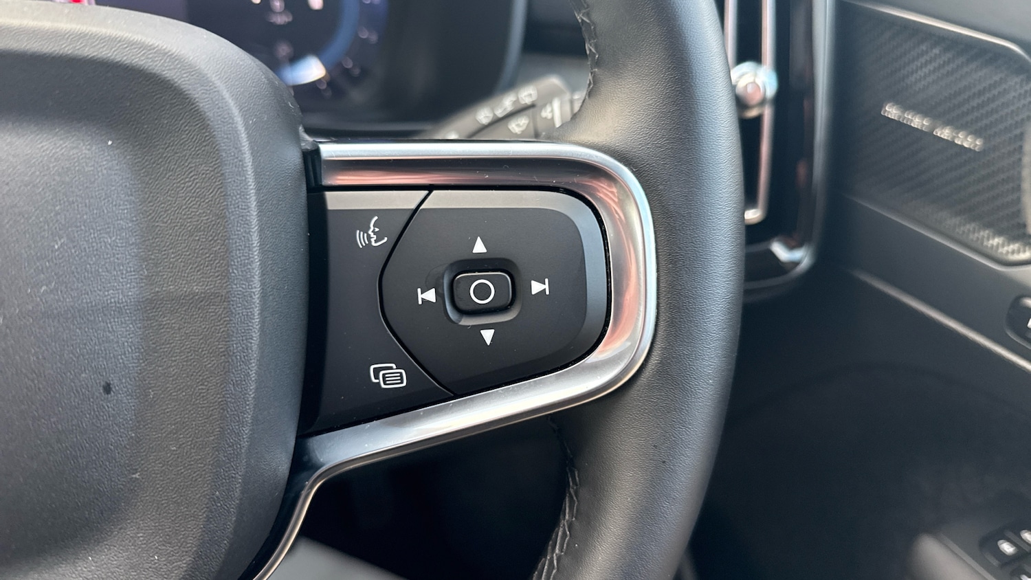 Used Volvo XC40 2025 for sale - 76725509: Photo 19