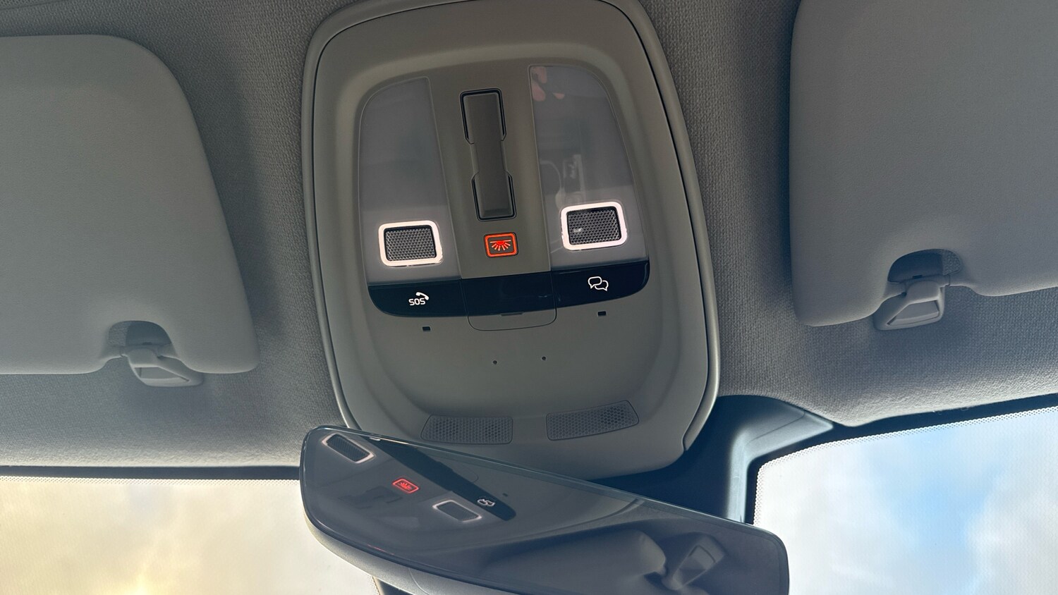 Used Volvo XC40 2025 for sale - 76725509: Photo 25